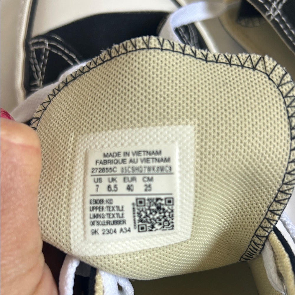 Converse Black High-Top Canvas Sneakers with White Accents - Picture 5 of 5